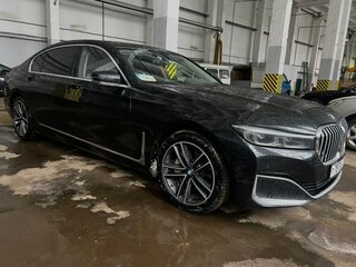 2019 BMW 7 серии Long 740Li xDrive VI (G11/G12) Рестайлинг, чёрный, 3700000 рублей, вид 3