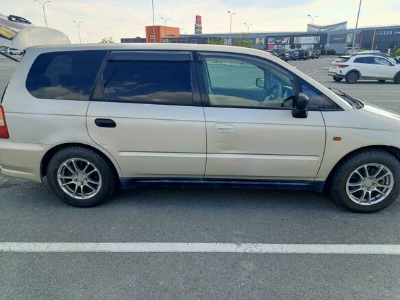 2002 Honda Odyssey II Рестайлинг, бежевый, 580000 рублей - вид 1