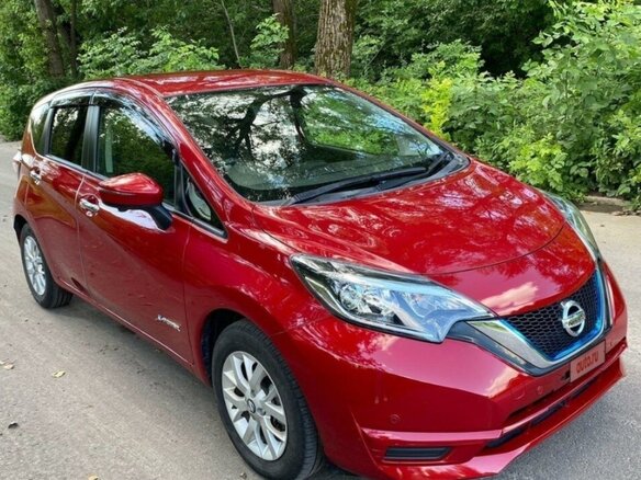 2018 Nissan Note e-Power II Рестайлинг, красный, 1620000 рублей - вид 19
