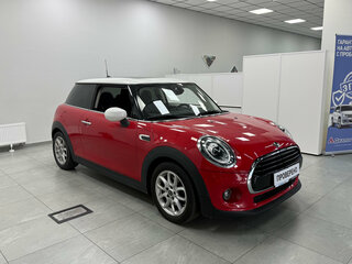 2020 Mini Hatch Cooper III (F55/F56) Рестайлинг, красный, 1900000 рублей, вид 3