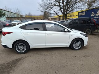 2020 Hyundai Solaris II, белый, 1620000 рублей, вид 2