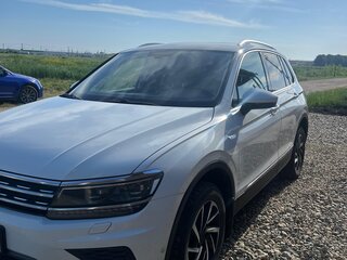 2017 Volkswagen Tiguan II, белый, 1850000 рублей, вид 1
