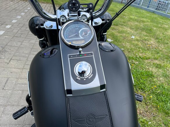 2015 Harley-Davidson Fat Boy, чёрный, 1500000 рублей - вид 6