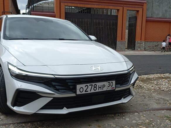 2023 Hyundai Elantra VII (CN7), белый, 2150000 рублей - вид 3