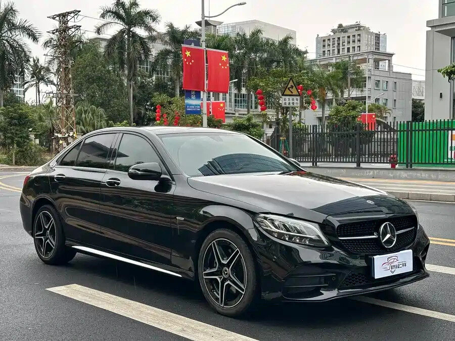 Открыть фотографии: Mercedes-Benz C-Класс IV (W205) Рестайлинг