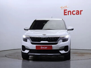 2021 Kia Seltos I, белый, 1680000 рублей, вид 2