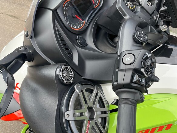 2014 BRP Can-Am Spyder, зелёный, 1000000 рублей - вид 4