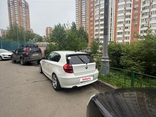 2009 BMW 1 серии 116i I (E81/E82/E87/E88) Рестайлинг, белый, 580000 рублей, вид 3