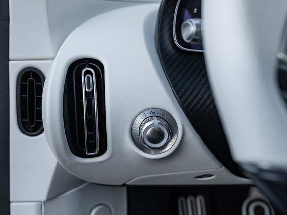 2021 Bugatti Chiron, белый - вид 14