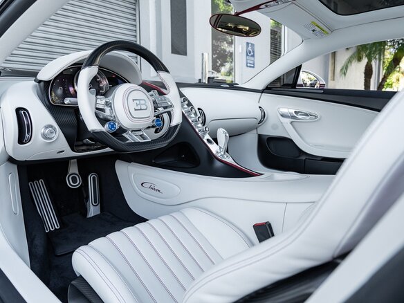 2021 Bugatti Chiron, белый - вид 18