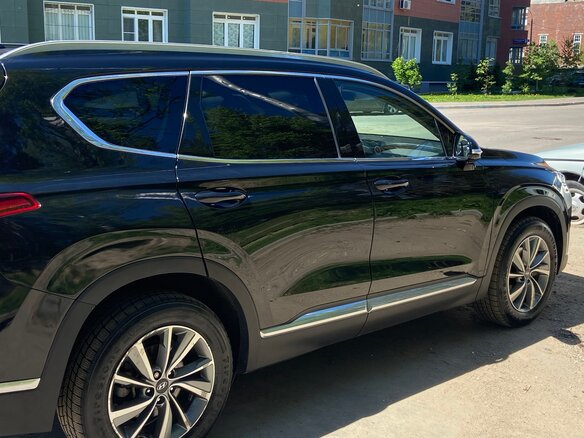 2020 Hyundai Santa Fe IV, чёрный, 2750000 рублей - вид 3