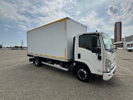 2017 Isuzu Elf (N-series), белый, 3390000 рублей, вид 2