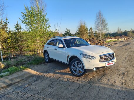 2014 Infiniti QX70, белый, 2150000 рублей, вид 3