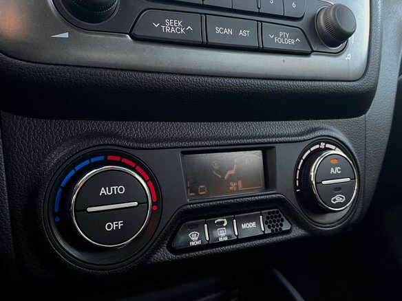 2013 Kia Rio 5-speed III, голубой, 700000 рублей - вид 11