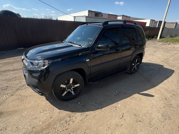 2023 Lada (ВАЗ) Niva Travel I, чёрный, 1220000 рублей - вид 3