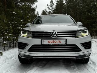 2016 Volkswagen Touareg II Рестайлинг, белый, 3499990 рублей, вид 2