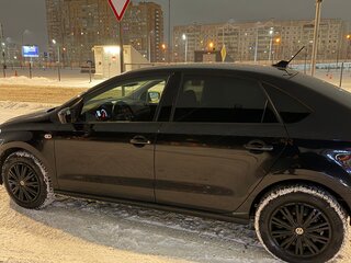 2018 Volkswagen Polo V Рестайлинг, чёрный, 1100000 рублей, вид 4