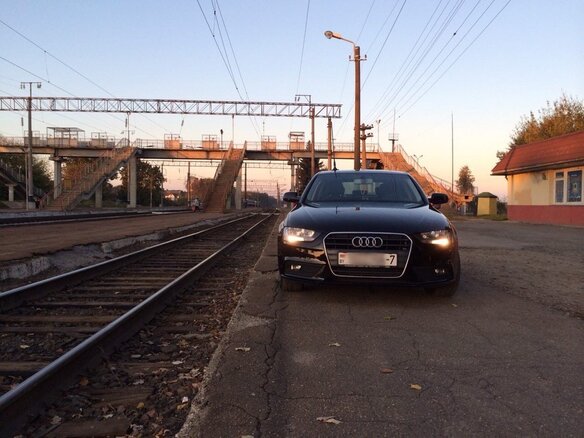 2013 Audi A4 IV (B8) Рестайлинг, чёрный, 1257982 рублей - вид 4