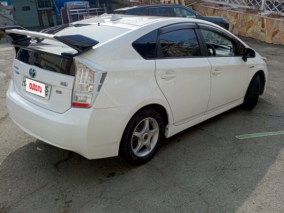 2011 Toyota Prius III (XW30), белый, 900000 рублей - вид 7