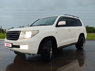 2010 Toyota Land Cruiser 200 Series, белый, 3350000 рублей, вид 3