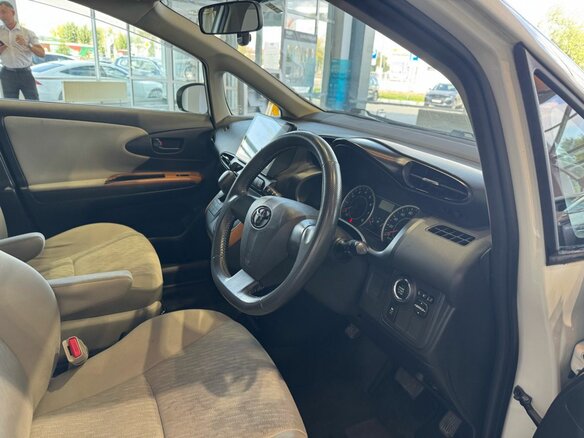 2010 Toyota Wish II, белый - вид 10