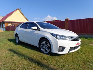 2013 Toyota Corolla XI (E160, E170, E180), белый, 1430000 рублей, вид 1