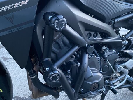 2017 Yamaha MT-09 Tracer (FJ-09), чёрный, 990000 рублей, вид 5