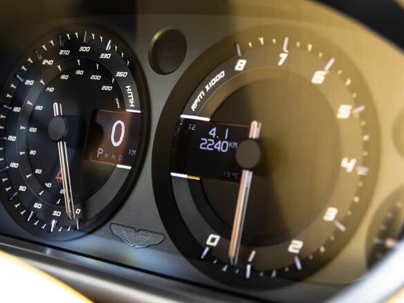2012 Aston Martin Vanquish II, коричневый, 18000000 рублей - вид 18