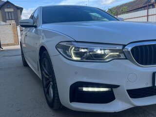 2018 BMW 5 серии 520d xDrive VII (G30/G31/G38), белый, 4000000 рублей, вид 3