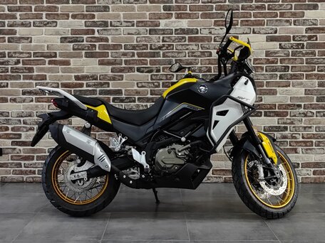 2026 QJMotor SVT 650 X, жёлтый, 729000 рублей, вид 2