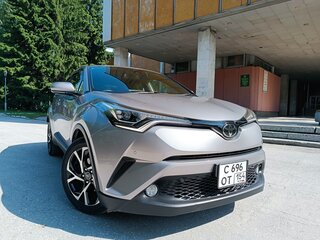 2017 Toyota C-HR I, серый, 2180000 рублей, вид 4