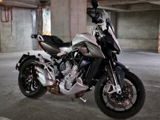 2016 MV Agusta Stradale 800, белый, 900000 рублей, вид 4