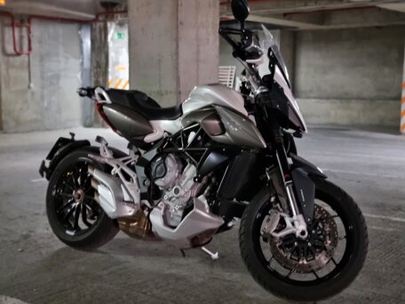 2016 MV Agusta Stradale 800, белый, 900000 рублей, вид 4