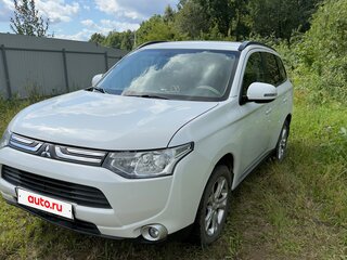 2013 Mitsubishi Outlander III, белый, 1300000 рублей, вид 1