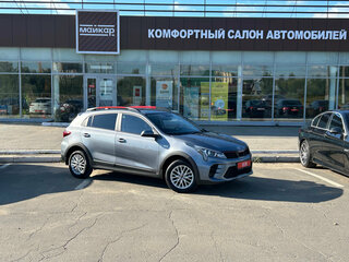 2020 Kia Rio X IV Рестайлинг, серый, 1699000 рублей, вид 3