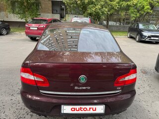 2011 Skoda Superb II, пурпурный, 700000 рублей, вид 4