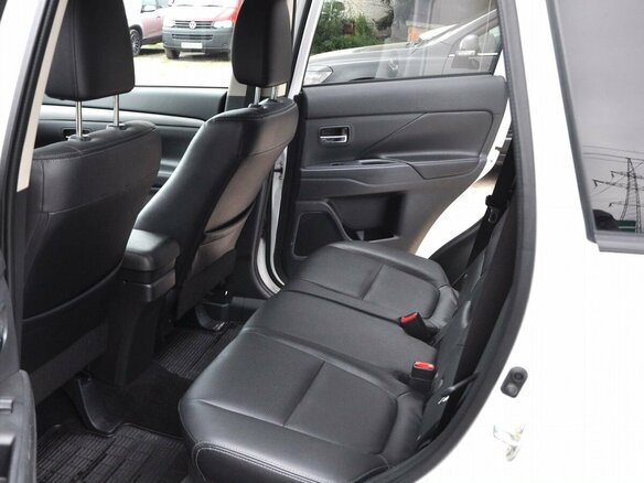 2014 Mitsubishi Outlander III, белый - вид 14