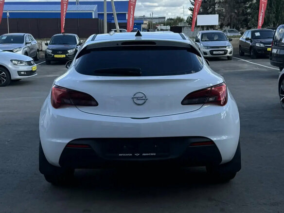 2013 Opel Astra GTC J Рестайлинг, белый - вид 5