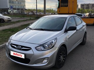 2012 Hyundai Solaris I, серебристый, 850000 рублей, вид 2