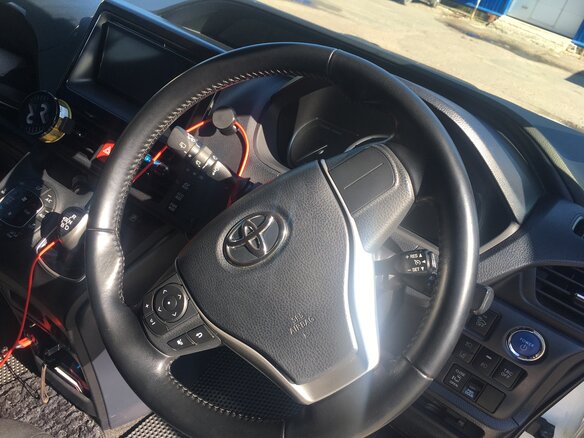 2017 Toyota Voxy III (R80), белый, 1999999 рублей - вид 8