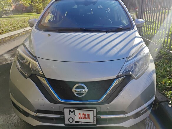 2017 Nissan Note e-Power II Рестайлинг, серебристый, 1250000 рублей