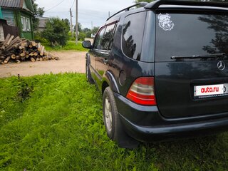 1999 Mercedes-Benz M-Класс 320 I (W163), чёрный, 550000 рублей, вид 4
