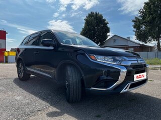2019 Mitsubishi Outlander III Рестайлинг 3, чёрный, 2600000 рублей, вид 2