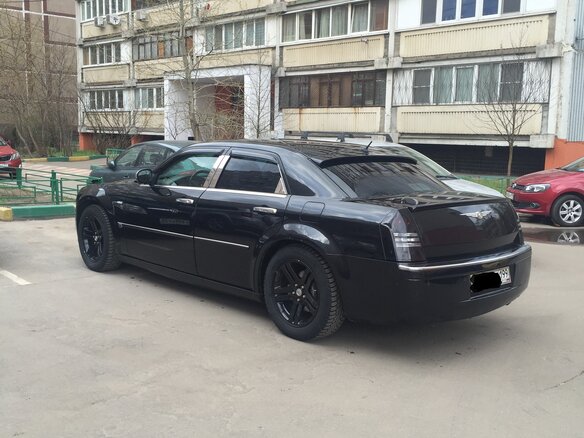 2005 Chrysler 300C I, чёрный - вид 2