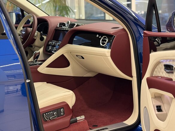2022 Bentley Bentayga I Рестайлинг, синий, 36900000 рублей - вид 10