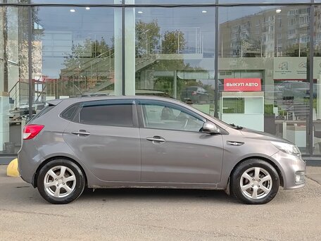 2017 Kia Rio III Рестайлинг, серый, 852000 рублей, вид 4