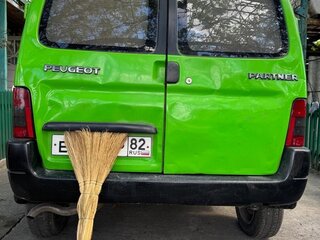 1999 Peugeot Partner I, зелёный, 400000 рублей, вид 2
