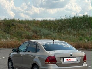 2016 Volkswagen Polo V Рестайлинг, бежевый, 950000 рублей, вид 4