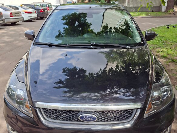 2008 Ford Focus II Рестайлинг, чёрный, 700000 рублей - вид 2