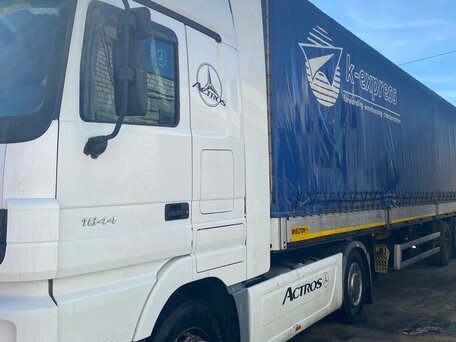 2005 Mercedes-Benz Actros, белый, 4100000 рублей, вид 2